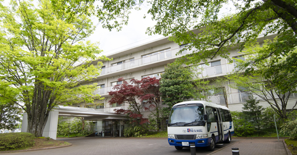 青梅慶友病院の外観写真