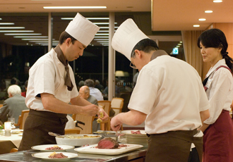 【フードサービス部】生活の楽しみとなるようなお食事をお届けします