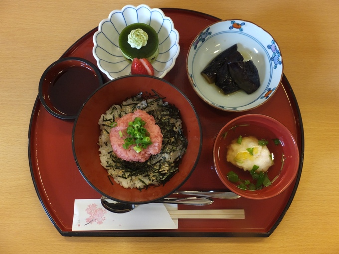 病棟内調理　ねぎとろ丼