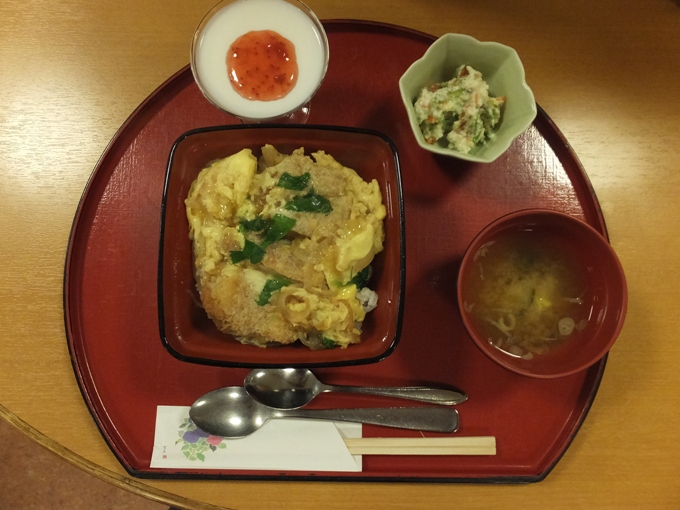 病棟内調理かつ丼